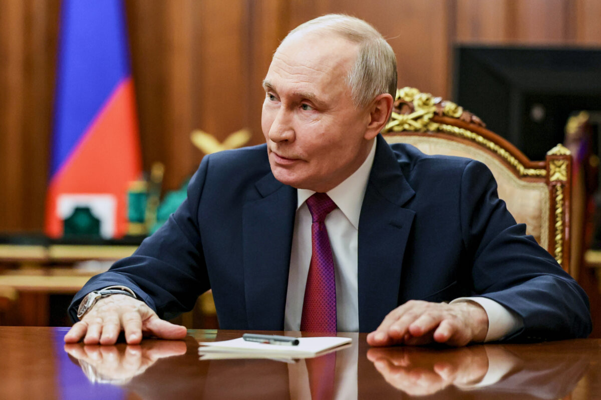 Iran, Putin: “We are closely monitoring developments in the situation”