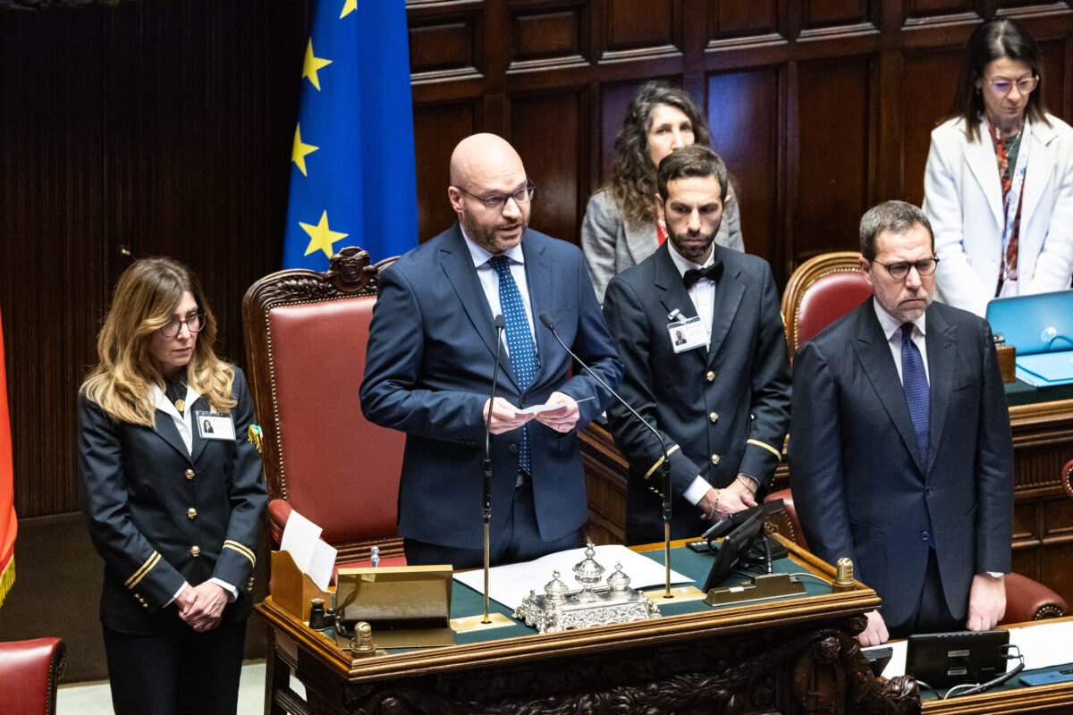 Chamber, Fontana stops guests from entering for reasons of public order Chamber, Fontana stops guests from entering for reasons of public order