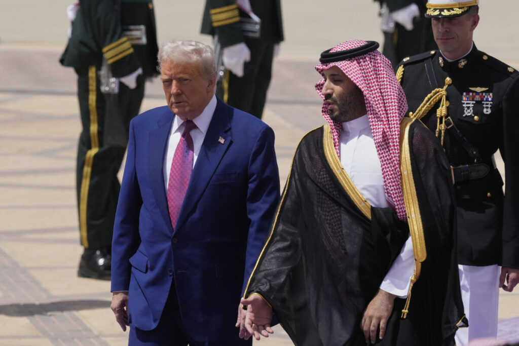 Iran: Saudi minister says Trump will emerge stronger if he does not attack the regime