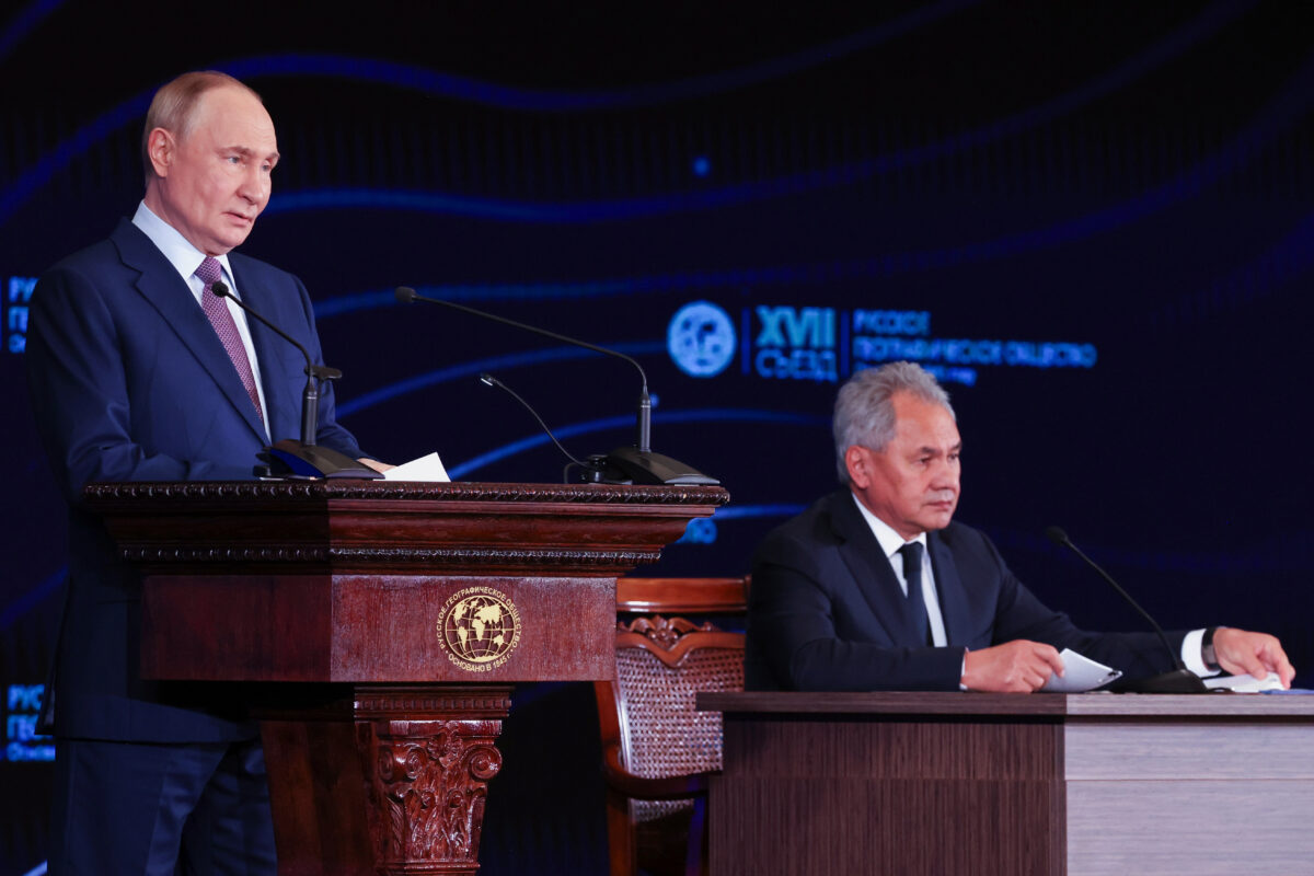 Russia: Shoigu arrives in China Russia: Shoigu arrives in China