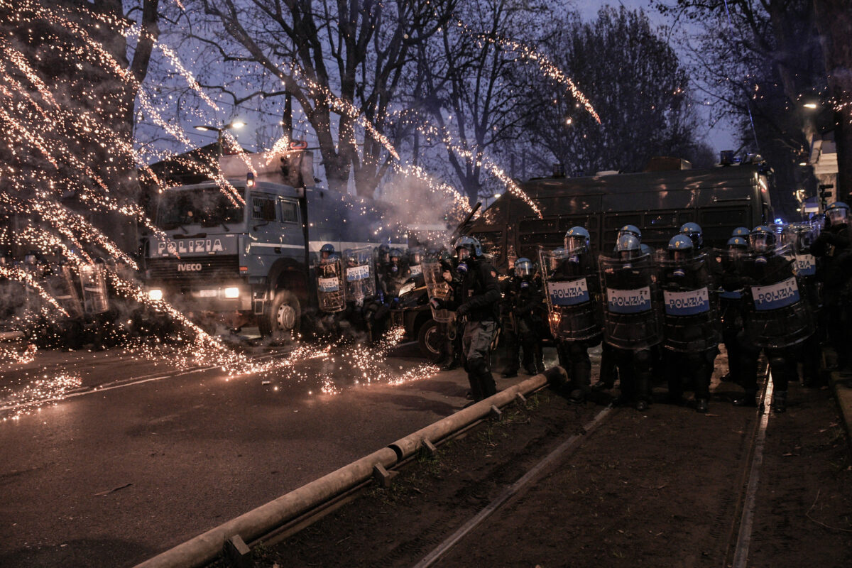 Askatasuna: officer assaulted, they surrounded me and struck me from behind