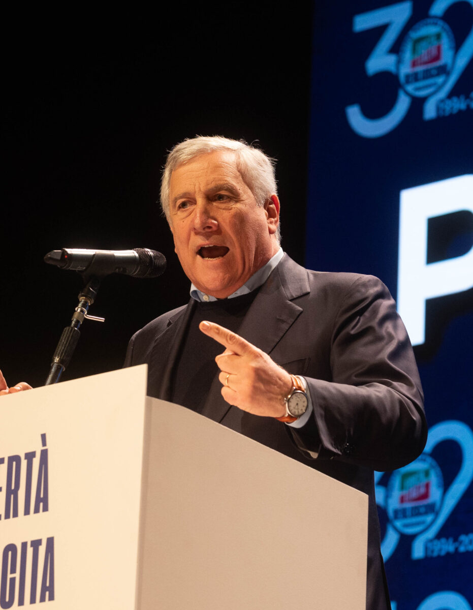 Milan-Cortina, Tajani: “Far-left attacks officers, security decree is needed”