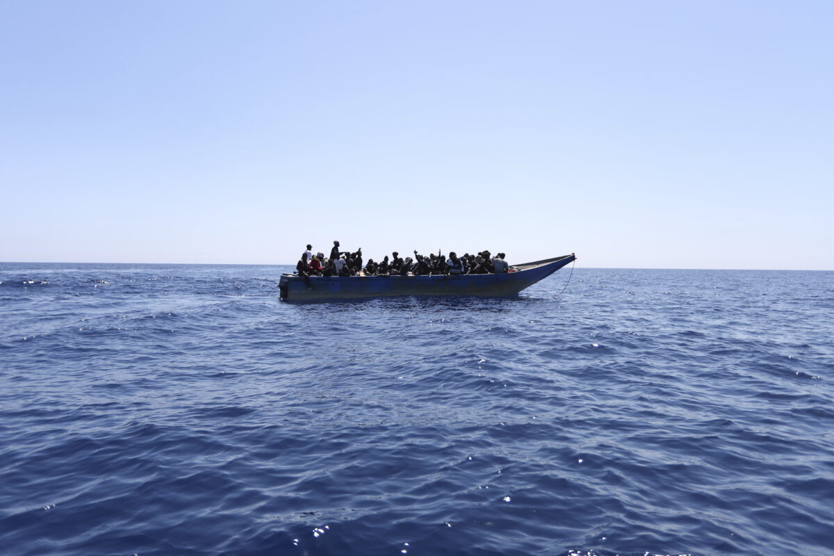 Migrants: shipwreck off the coast of Libya, 53 people dead or missing