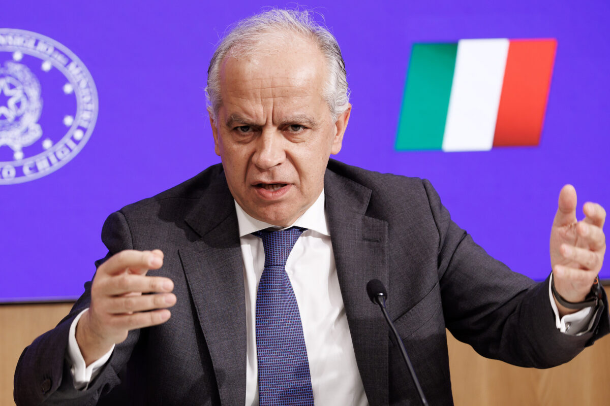 Security, Piantedosi: “There are those aiming for chaos, opposition should cooperate to defend the State”