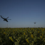 Ukraine, helicopter crew dies during combat mission