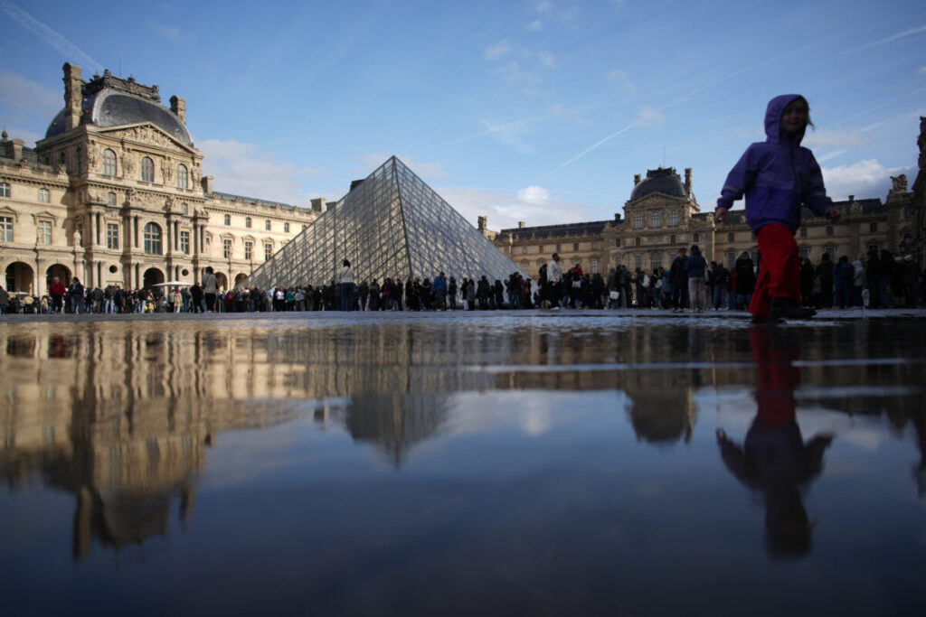 France: water leak in the Louvre Museum causes damage to 15th and 16th century works
