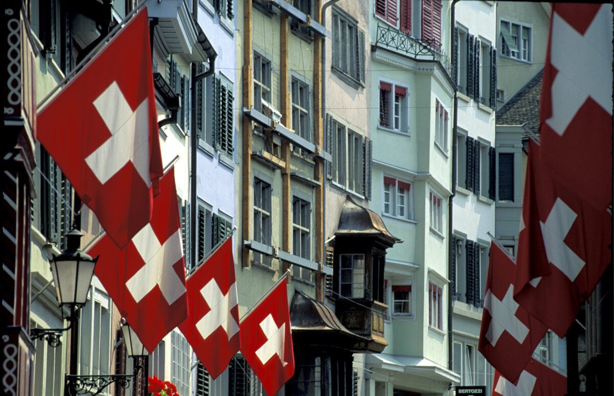 Switzerland: train derails, no Italians involved Switzerland: train derails, no Italians involved