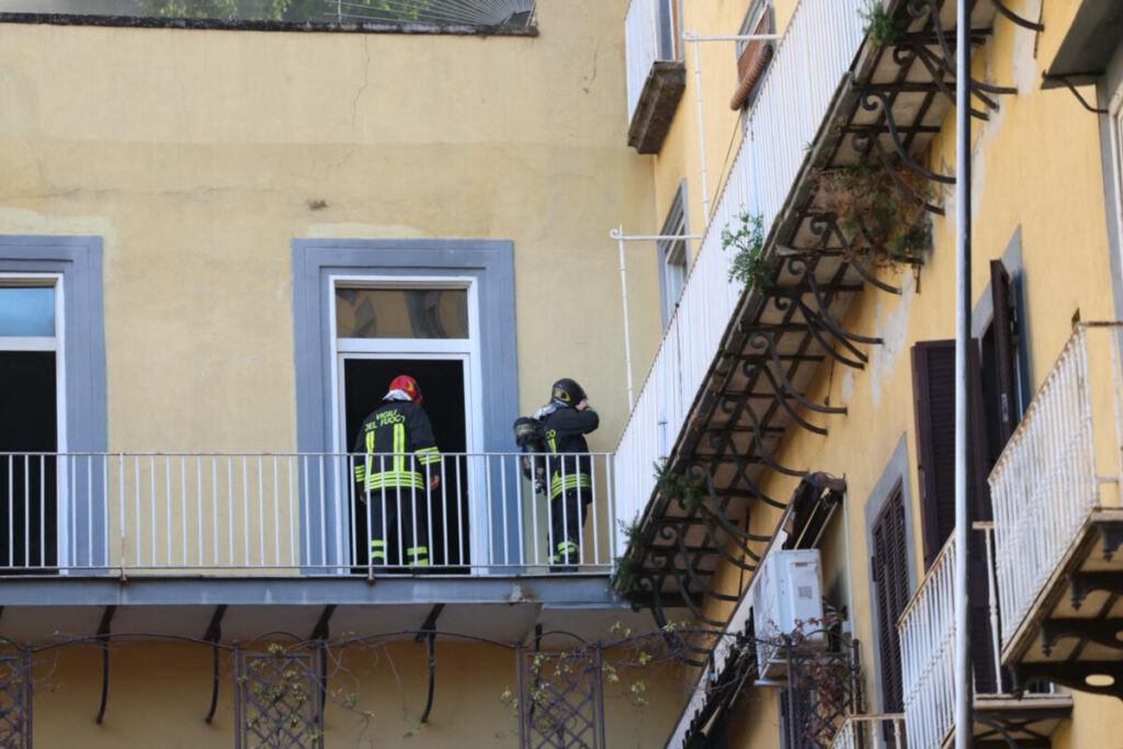 Naples, Fire Brigade: “Teatro Sannazaro is no more, it is all burned down”
