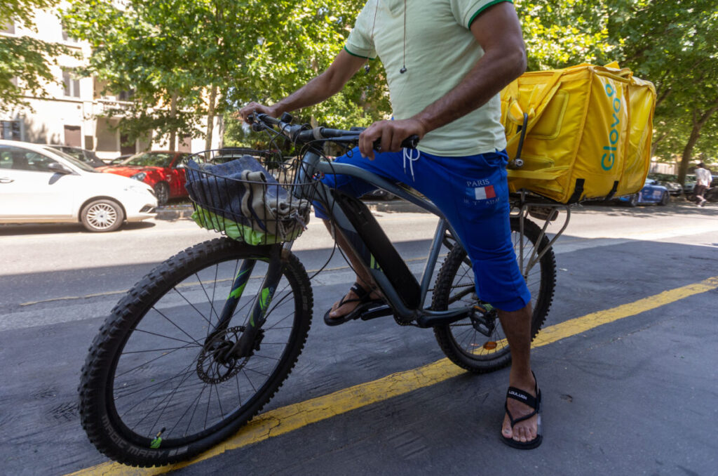 Illegal hiring, Glovo: ‘No obligation to hire 40,000 riders’