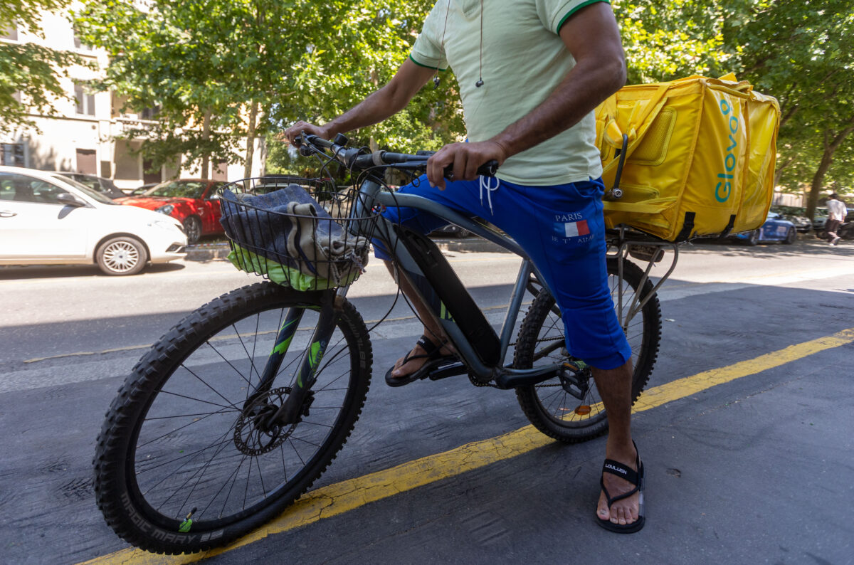 Illegal hiring, Glovo: ‘No obligation to hire 40,000 riders’
