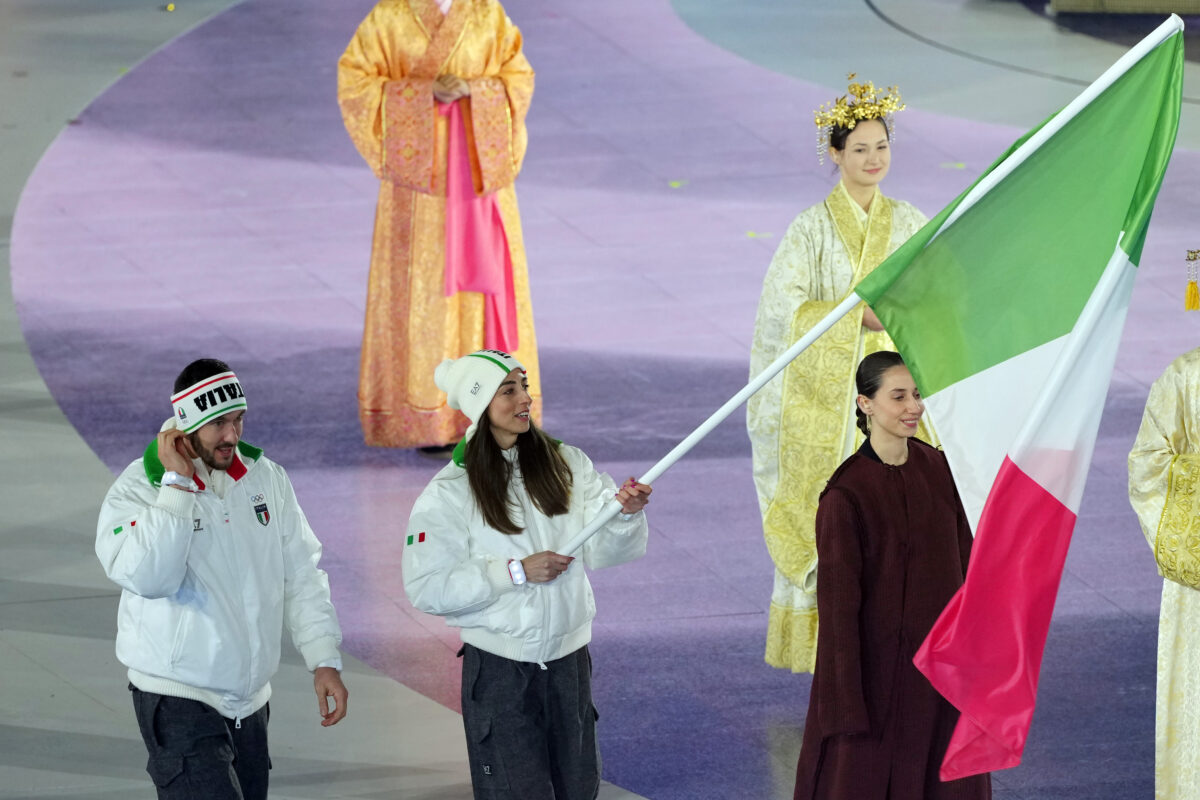 Milano Cortina, closing ceremony: Italian team led by Vittozzi and Ghiotto Milano Cortina, closing ceremony: Italian team led by Vittozzi and Ghiotto