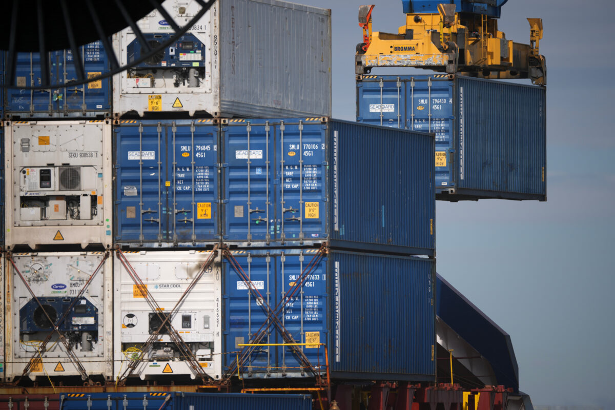 Tariffs, from tomorrow collection stops after Supreme Court ruling