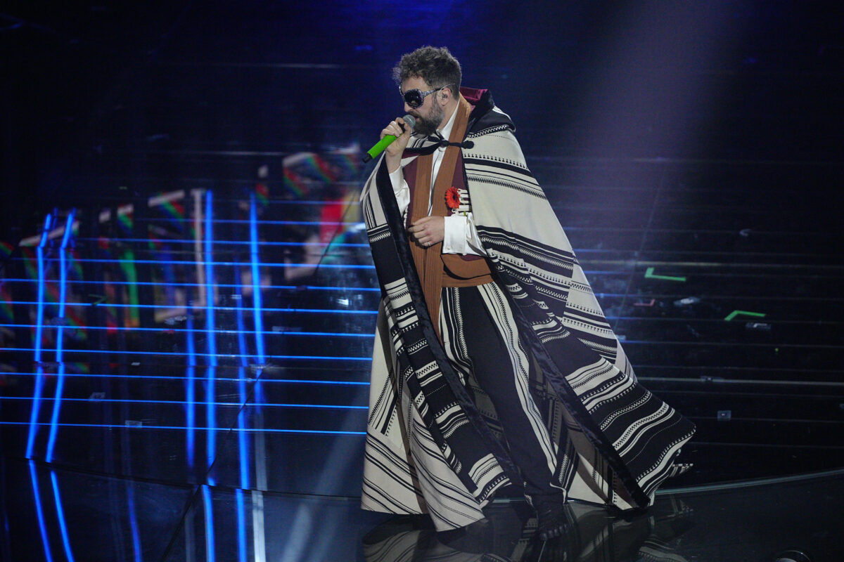 Sanremo: Codacons files complaint with Agcom against Dargen D’Amico for hidden advertising Sanremo: Codacons files complaint with Agcom against Dargen D’Amico for hidden advertising