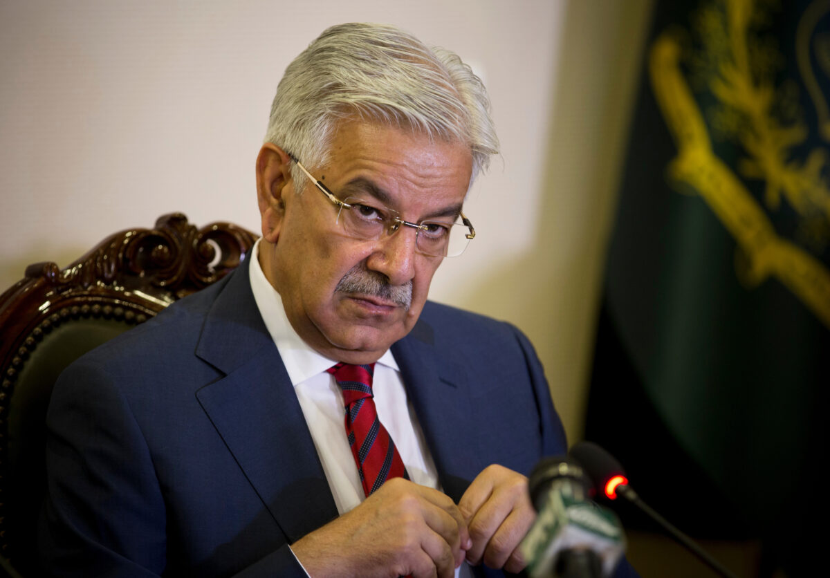 Afghanistan, Pakistan’s defence minister: ‘Patience is over, it’s open warfare’