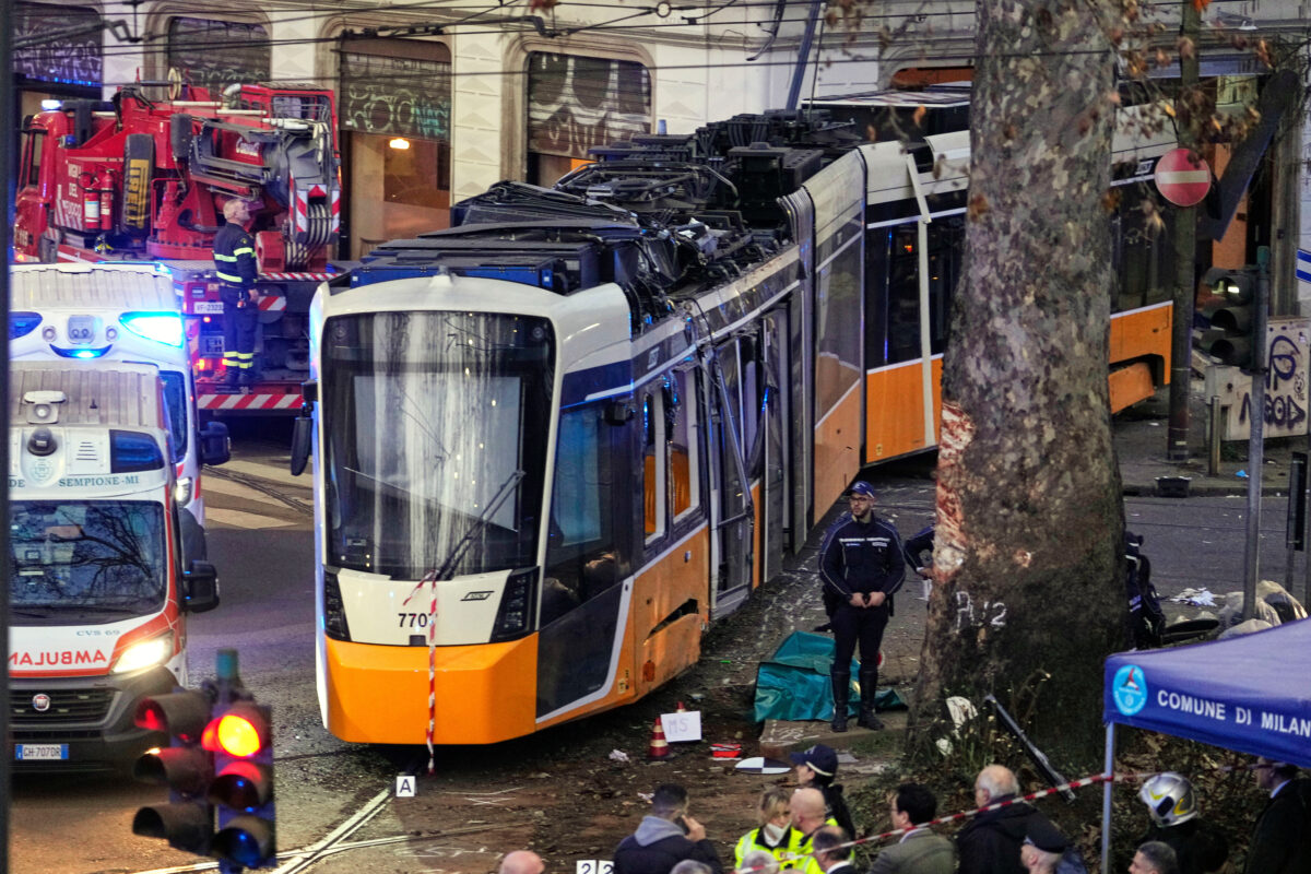 Tram derails in Milan: driver admits feeling unwell, mobile phone seized
