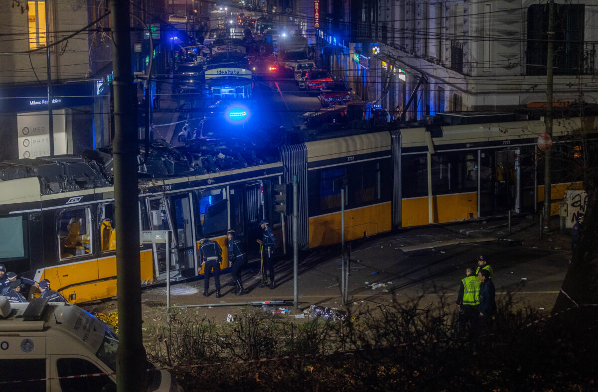 Tram derailed: traffic resumes in Milan after vehicle removal