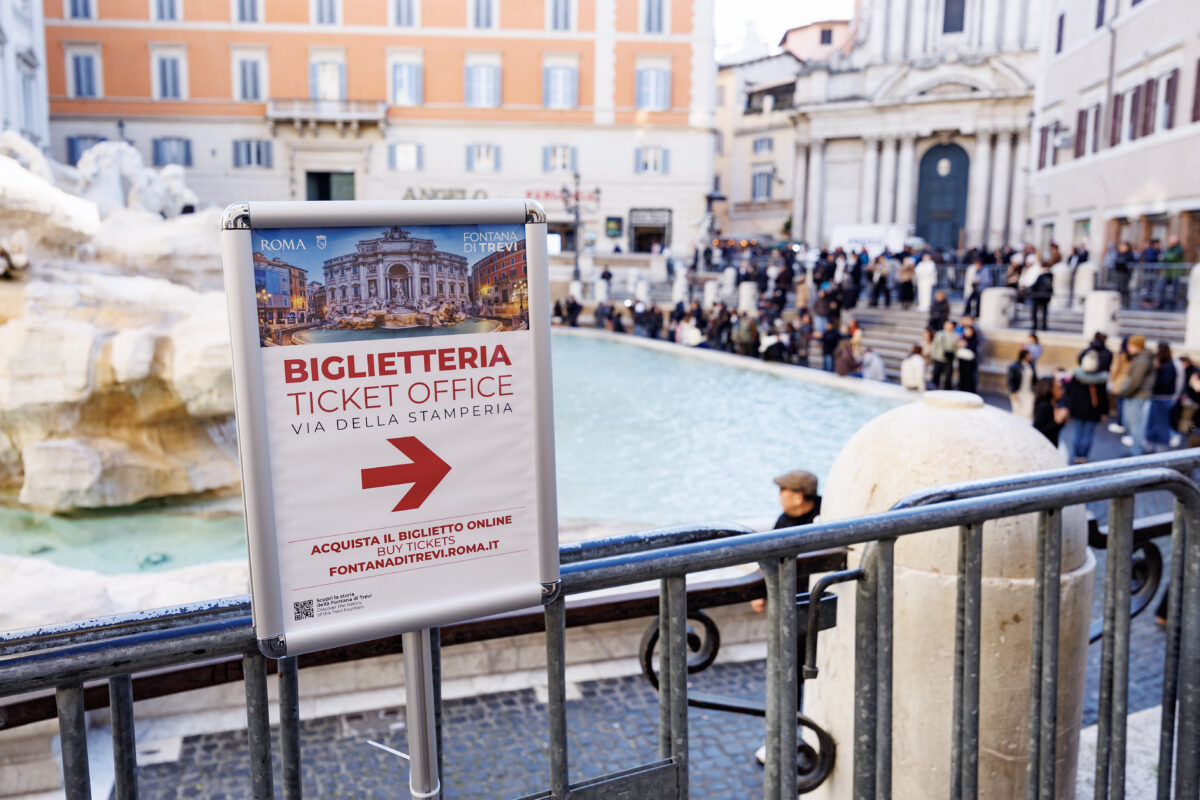 Trevi Fountain, 230,000 admissions in the first month with tickets