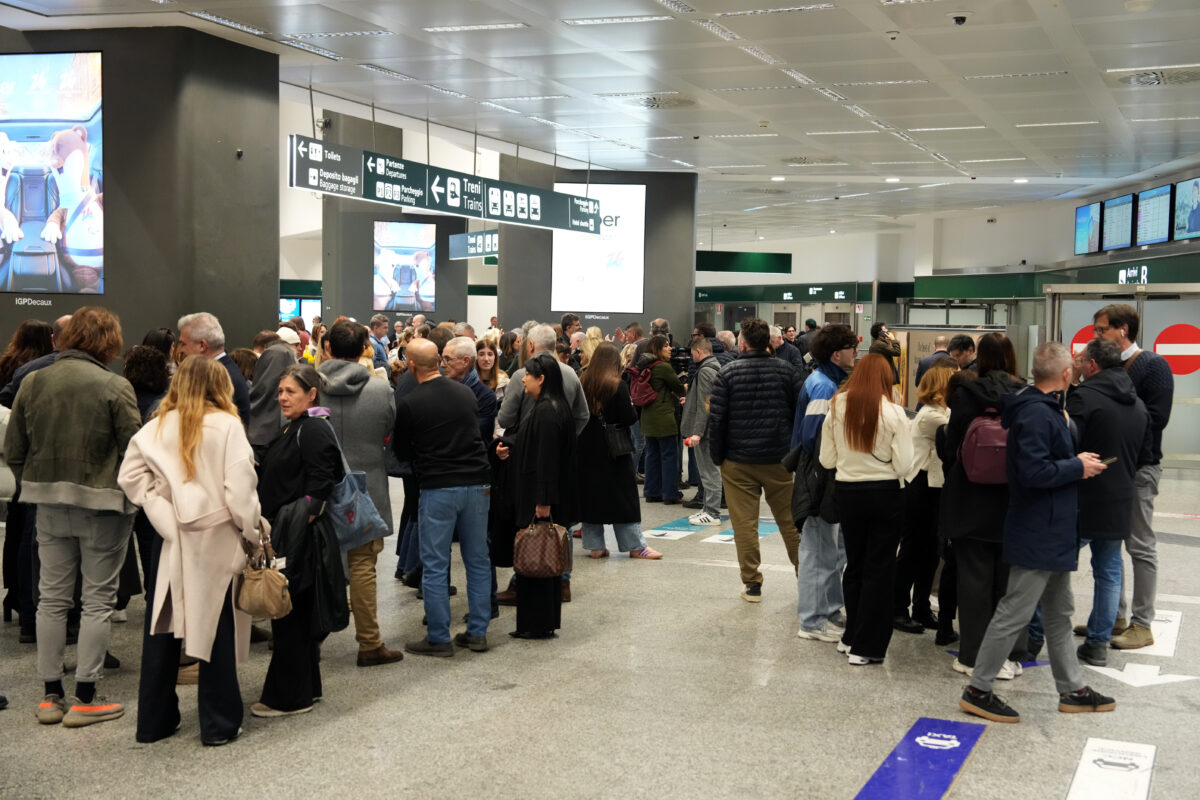 Iran, plane carrying 200 students lands at Malpensa Iran, plane carrying 200 students lands at Malpensa