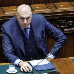 Crosetto case, the Minister of Defence: ‘I have no interests in Dubai. Meloni furious? No, excellent relations.’