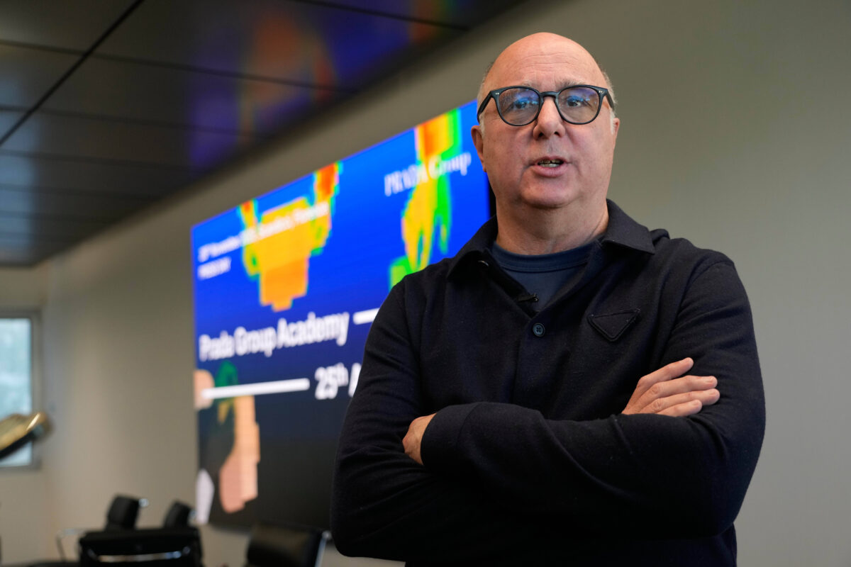 Prada, Guerra: ‘Versace will dilute its EBIT margin in 2026, then increase it’