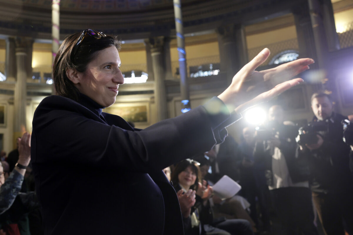 Fuel prices, Schlein: “Use the extra revenue to lower excise duties”