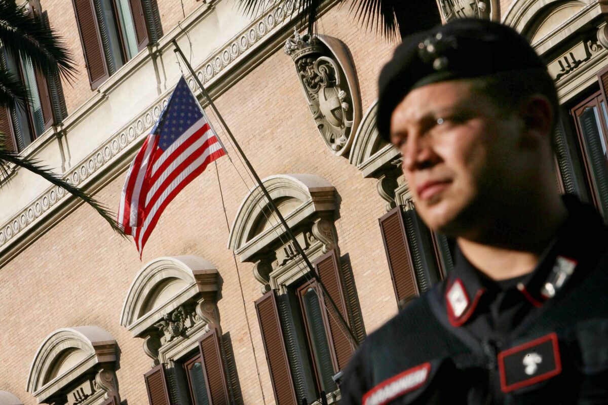 Norway: explosion outside US embassy causes minor damage to entrance