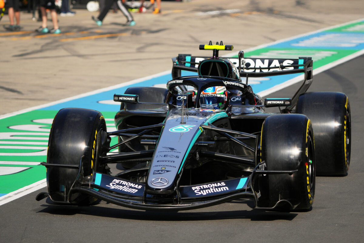 F1: Chinese Grand Prix, pole for Antonelli, followed by Russell and Hamilton