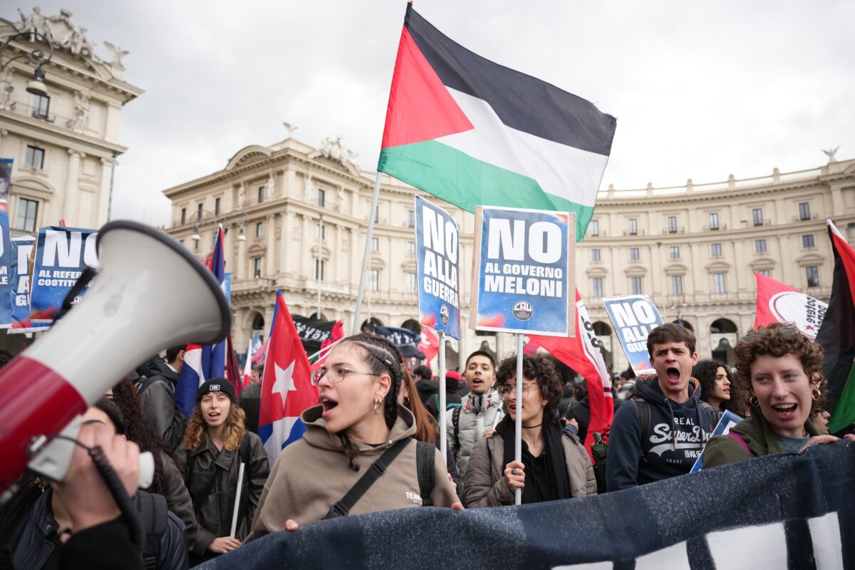 Rome: march sets off from Piazza della Repubblica