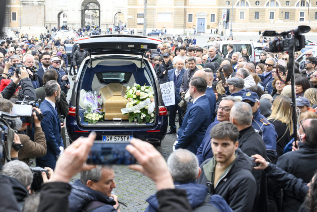 Enrica Bonaccorti’s funeral in Rome: Monsignor Staglianò says, “She sowed love”