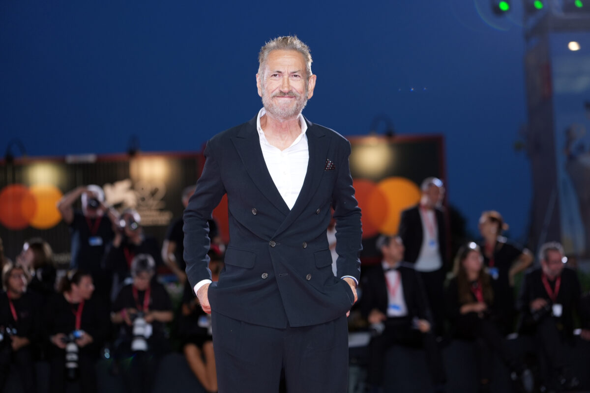 TV, accident for Giallini: he fractures his leg during filming of ‘Schiavone’