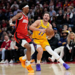 NBA: Lakers win in Houston, Atlanta make it 10 wins in a row