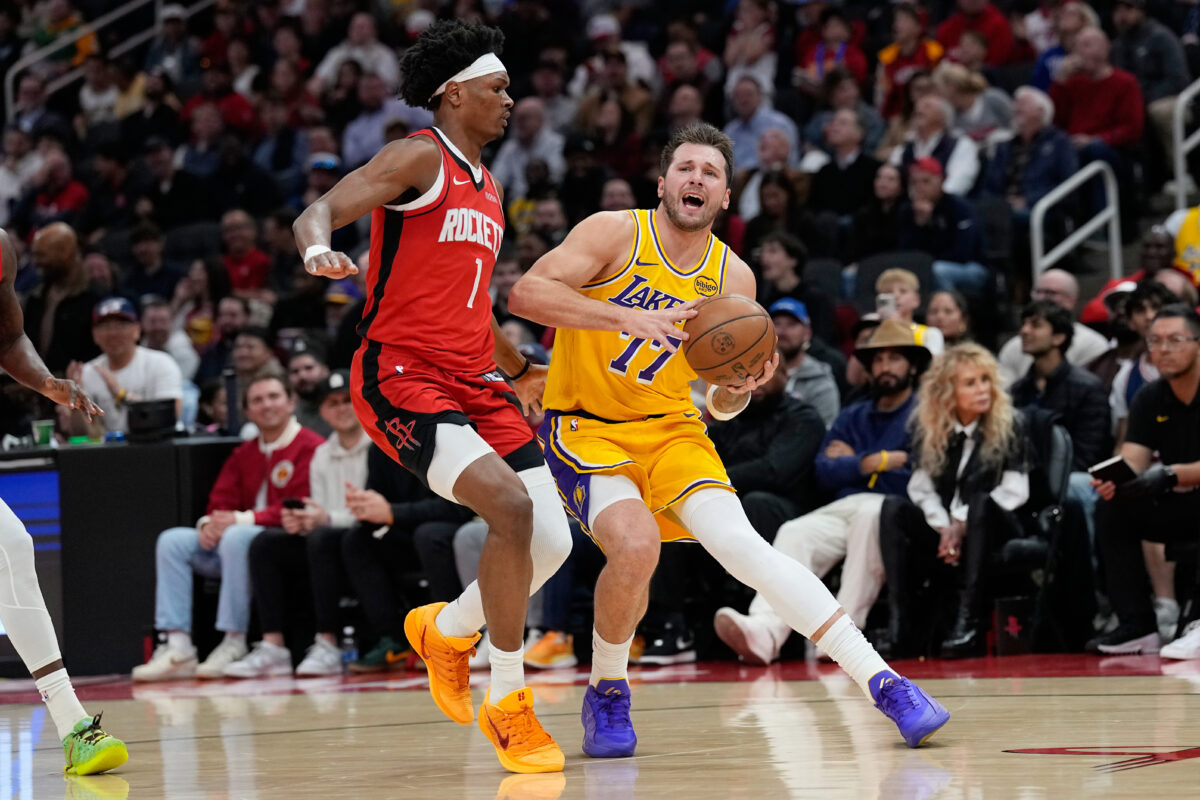 NBA: Lakers win in Houston, Atlanta make it 10 wins in a row