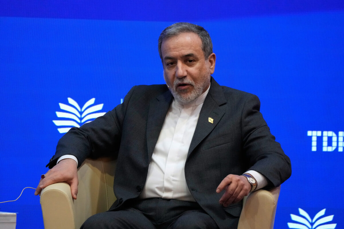 Iran, Araghchi attacks Macron: “Only worried about our retaliation”