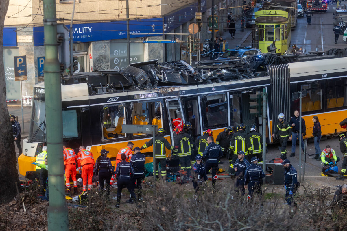 Tram derails in Milan; ATM driver was on the phone until 12 seconds before the crash