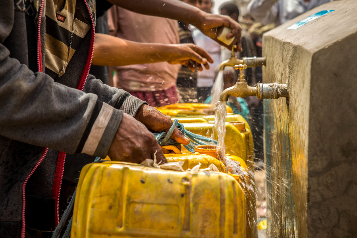 Water: UNICEF reports that 1,000 children under the age of five die every day due to unsafe water supplies Water: UNICEF reports that 1,000 children under the age of five die every day due to unsafe water supplies