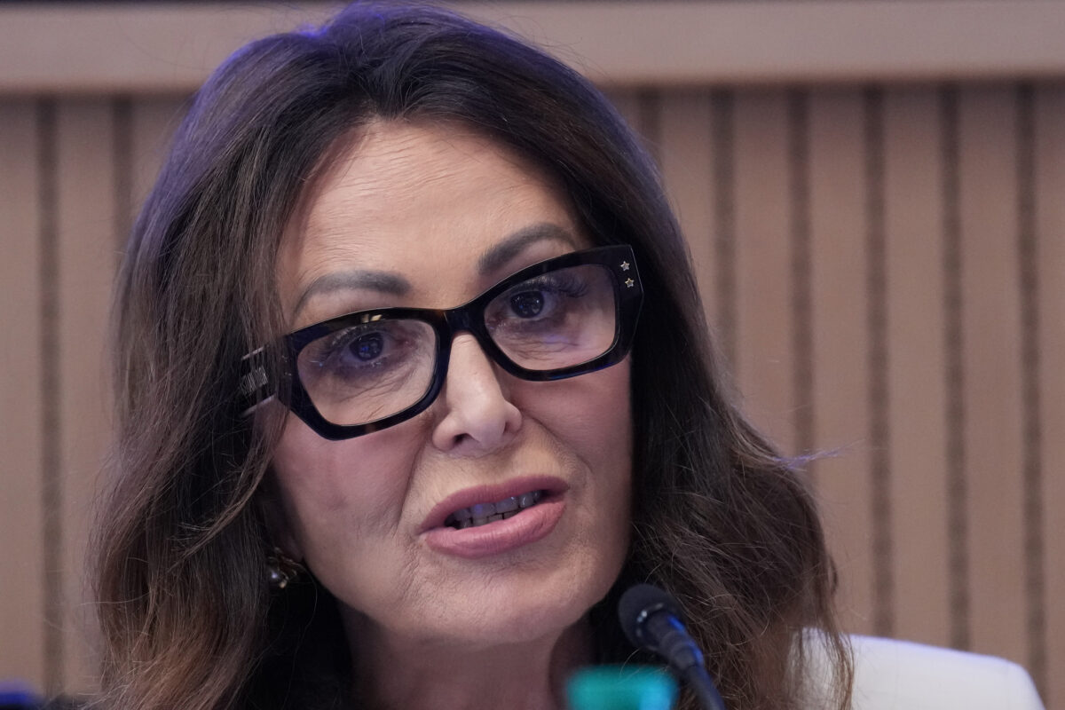 Santanchè arrives at the ministry