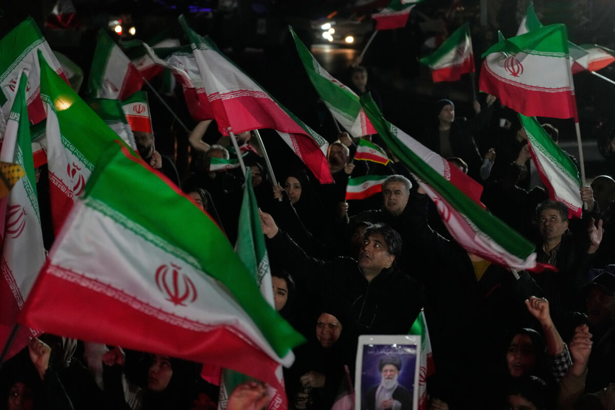 Iran, media: Tehran sent its response to the US plan yesterday and is awaiting a reply Iran, media: Tehran sent its response to the US plan yesterday and is awaiting a reply