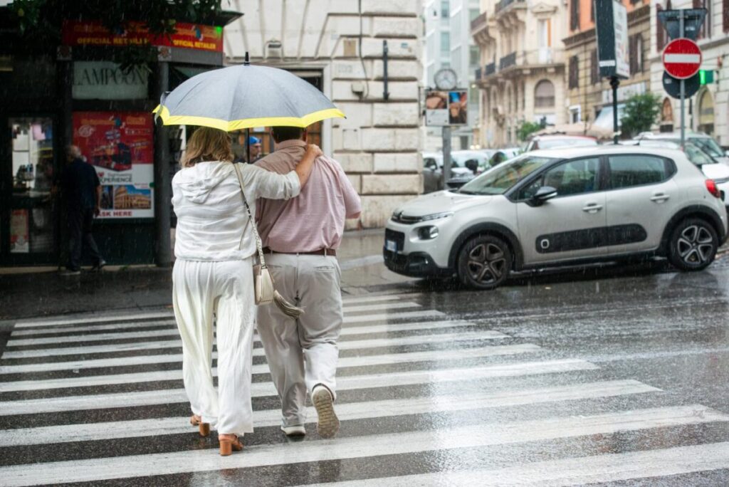 Bad weather, rain and snow in central and southern Italy: a yellow alert in nine regions on Friday