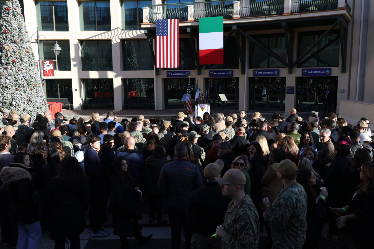 Iran: Crosetto denies US bombers access to Sigonella base