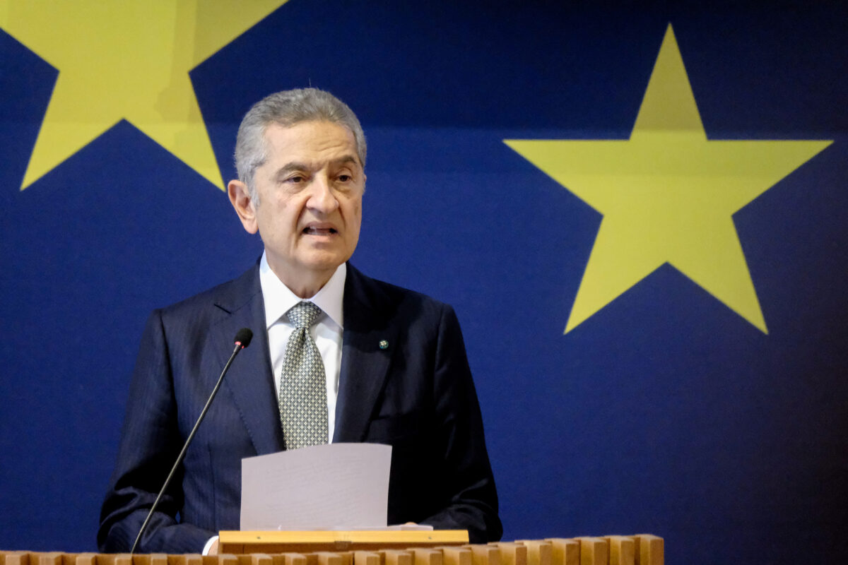 Iran, Panetta: “Return to orderly energy market conditions in no short time”