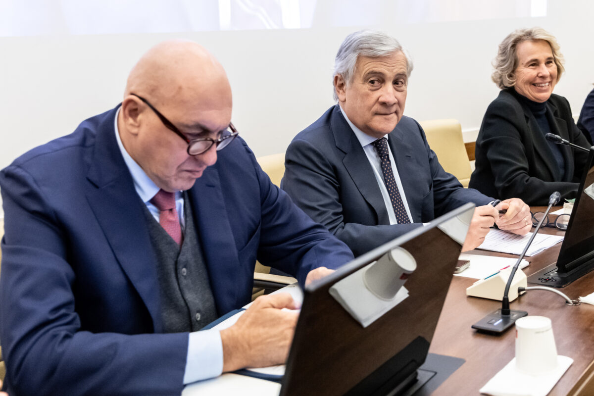 Iran: Crosetto speaks with Vautrin: ‘Deep concern over attacks on UNIFIL’