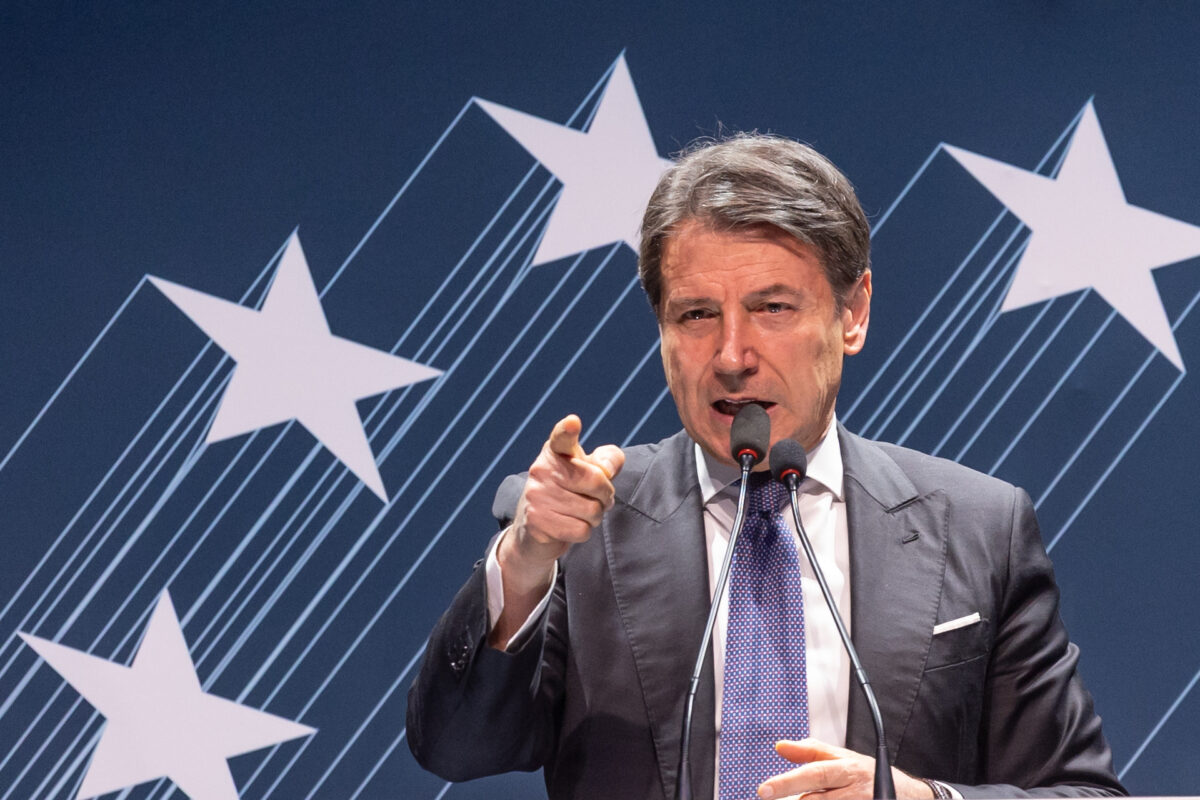 Iran, Conte: “No to US bombers is a must, now stop also logistical support”