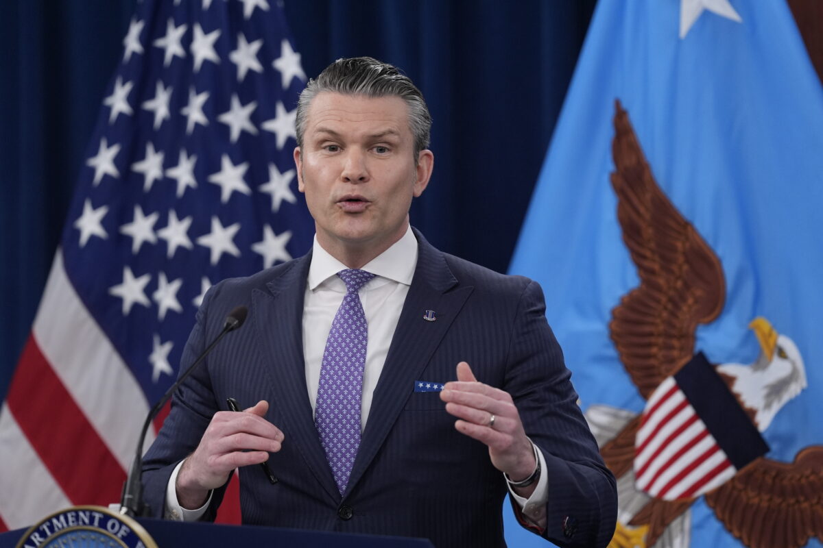 Iran, Hegseth: ‘Active and substantive talks; for now, we are negotiating with bombs’