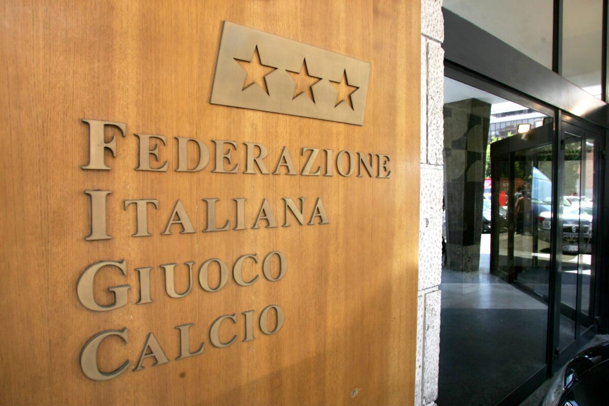 Football: FIGC headquarters vandalized during the night, eggs thrown and flowerbeds torn up