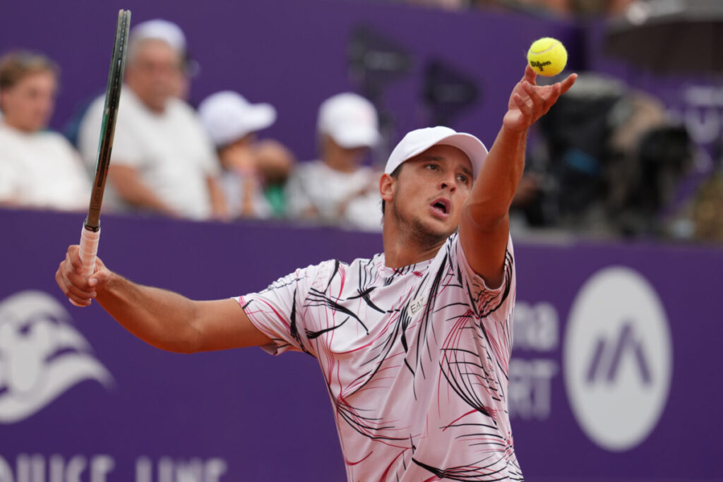 ATP Marrakech, Darderi wins derby against Bellucci and flies to the quarterfinals