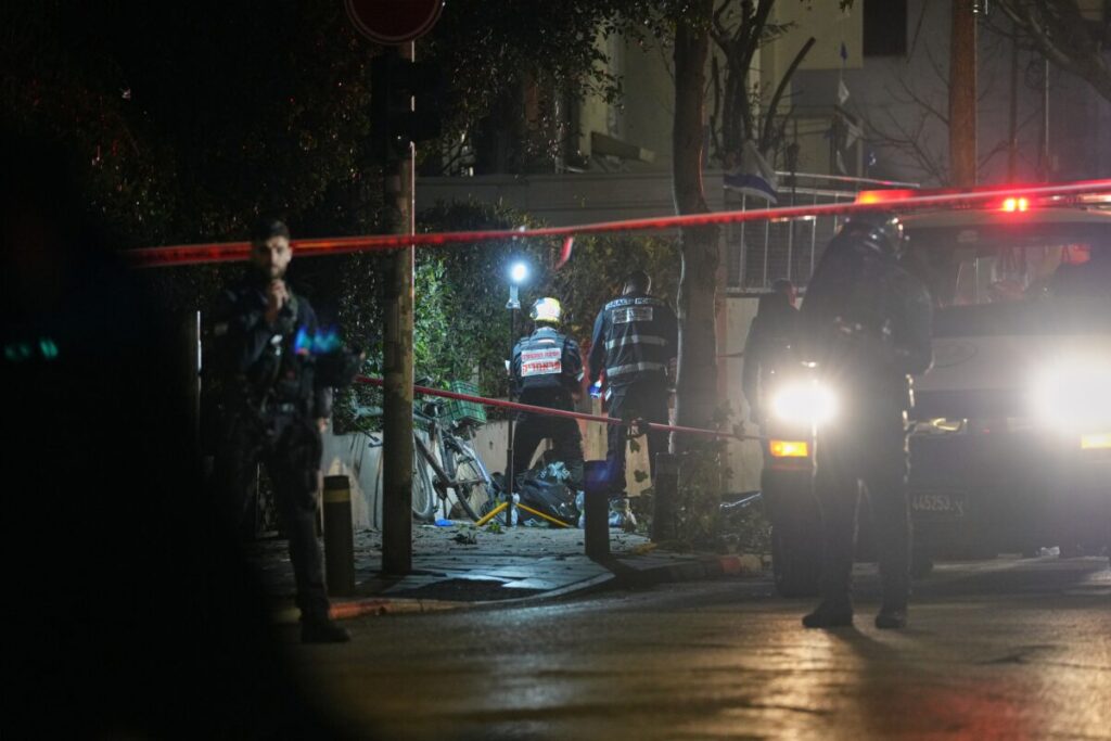 Iran: at least 14 injured in cluster bomb attack on Israel, one girl in a serious condition