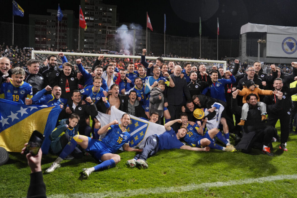 Football: Italy out on penalties, Bosnia qualify for the World Cup