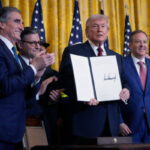 USA, FT: “Trump administration preparing to impose new tariffs on medicines”