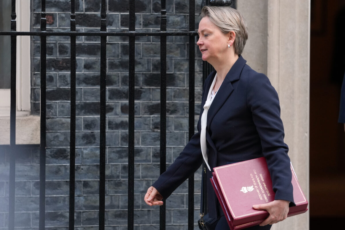 Iran, London: “Tehran reckless, urgent reopening of Strait of Hormuz”