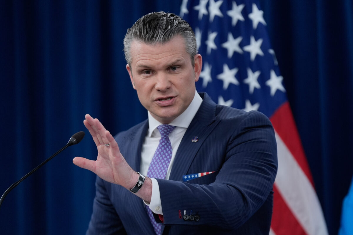 Iran, Hegseth echoes Trump’s threat: “They will return to the Stone Age”